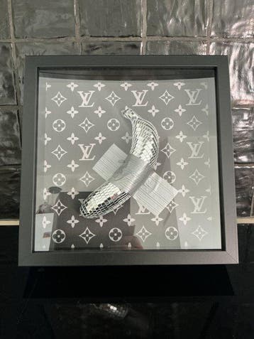 Rob VanMore (XX-XXI) - Louis Vuitton Dont eat the banana!