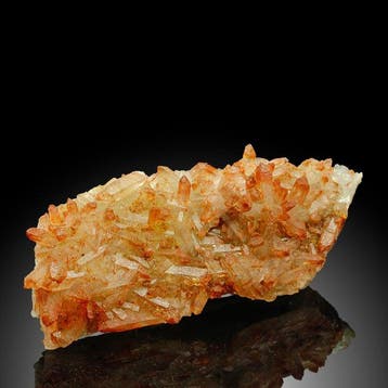 Quartz rouge-brun brillant, hématoïde Groupe de cristal -
