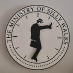Monty Pythons Flying Circus - The Ministry of Silly Walks -, Verzamelen, Film en Tv, Nieuw