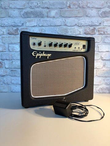 Epiphone - Aantal items: 2 - Gitaar eindversterker - China -