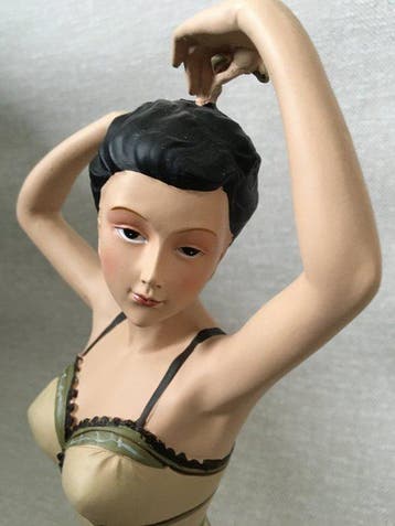 sculptuur, Historische scène Girl - 21 cm - Hars, Antiek en Kunst