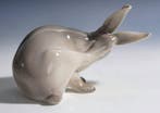 Royal Copenhagen - Beeldje - Rabbit Scratching - Porselein