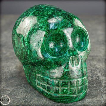 Crâne en malachite naturel avec un bandement intensif-, Collections, Minéraux & Fossiles