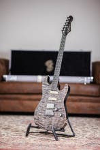 Patrick James Eggle 96 Drop Top Custom 2023 | Quilted Black, Musique & Instruments, Instruments à corde | Guitares | Électriques