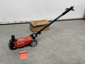 Veiling - Daewoo garagekrik 80 ton pneumatisch-hydraulisch
