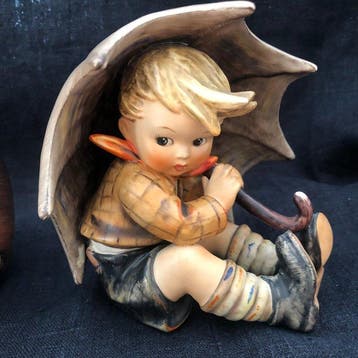 Goebel - Beeldje - Umbrella Boy &Girl/Paar Goebel Hummel.