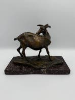 Robert Greter - sculptuur, Capretta - 18 cm - Gepatineerd