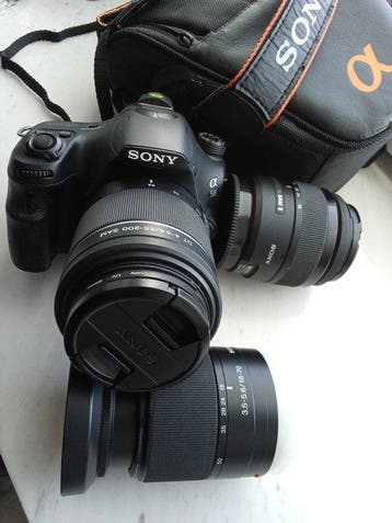 Sony Alpha A58 SLT + 3 DT lenses (18-55mm, 18-70mm,
