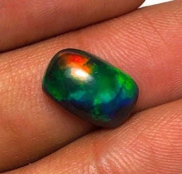 Opaal Cabochon- 1.32 g - (3)