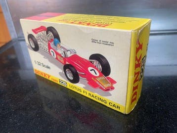 1:32 - Modelauto - Lotus F1 - No 225