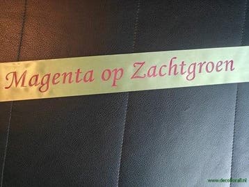 Bedrukt lint Zachtgroen met Magenta opdruk 70 mm 80 cm