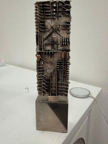 Arnaldo Pomodoro (1926-2025) - Sculpture, Stele per, Antiek en Kunst