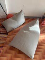 Ligne Roset - Poef (2) - Textiel - Een paar poefs.