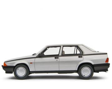 Laudoracing 1:18 - Berline miniature - Alfa Romeo 75 1.6/1.8, Nieuw