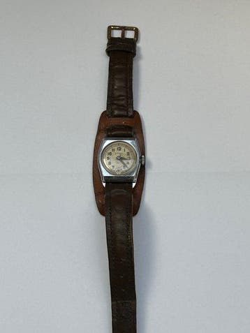 Bifora - Werkend - Art Deco - Tonneau horloge - Military -