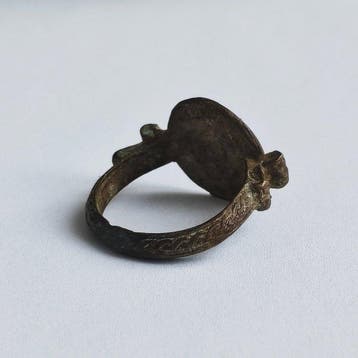Asiático occidental Argent Bague avec perle de pièce à tête, Antiquités & Art