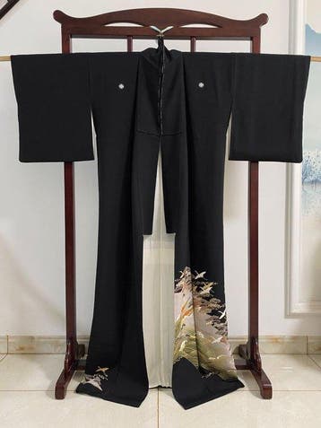 Zwarte tomesode-kimono - Japan - Heisei periode (1989-heden)
