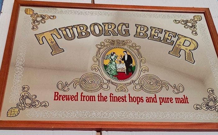 Tuborg Beer - Spiegel - Glas, Hout - Quadro Reclamesbord, Antiek en Kunst, Antiek | Wandborden en Tegels