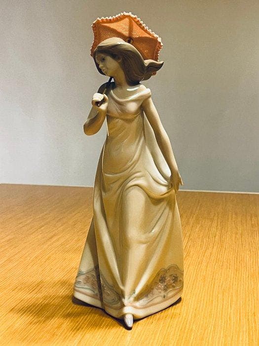 Lladró - José Puche - sculptuur, Afternoon Promenade - 28 cm, Antiek en Kunst, Antiek | Glaswerk en Kristal