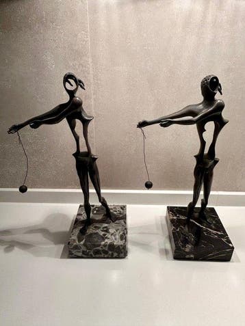 Salvador Dali (1904-1989) - sculptuur, Homage à Newton - 2, Antiquités & Art