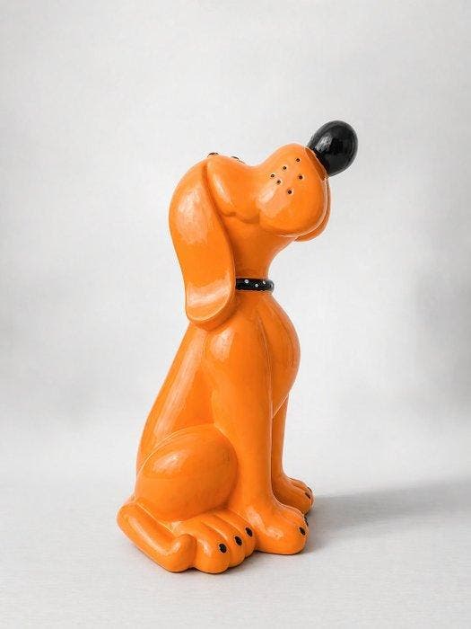 Beeld, orange sitting Pluto - 28 cm - polyresin, Antiquités & Art, Curiosités & Brocante