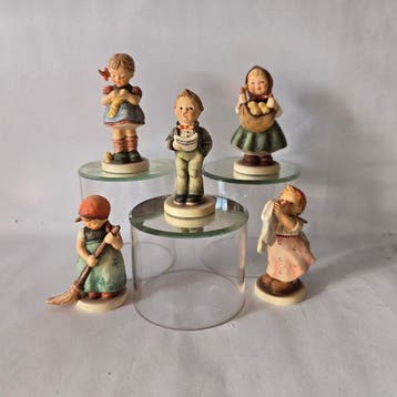 Goebel - Figurine - Hummel 335 4/0 (Chicken Licken) & Hummel, Antiek en Kunst