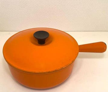 Le Creuset - Cousances - Steelpan - 22 - Emaille-lettertype