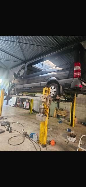 ONDERHOUD EN HERSTELLING AUTOS VRACHTWAGENS BESTELWAGENS, Onderhoudsbeurt