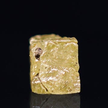 Zeldzame levendige gouden diamant met trigonen • Geen