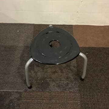 ahrend 262 kruk, drie poots, zith. 40 cm,  zwart - grijs, Gebruikt