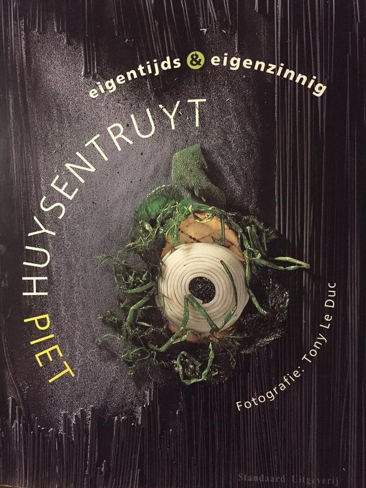 PIET HUYSENTRUYT EIGENTIJDS & EIGENZINNI 9789002205828, Livres, Livres de cuisine, Envoi