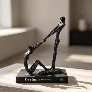 sculptuur, People dancing while holding hands - 25 cm -