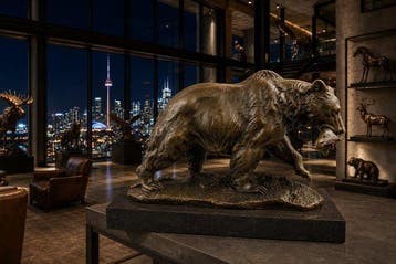 J.B.Deposee - Beeld, ***BEAR WITH SALMON***signed MILO - 20