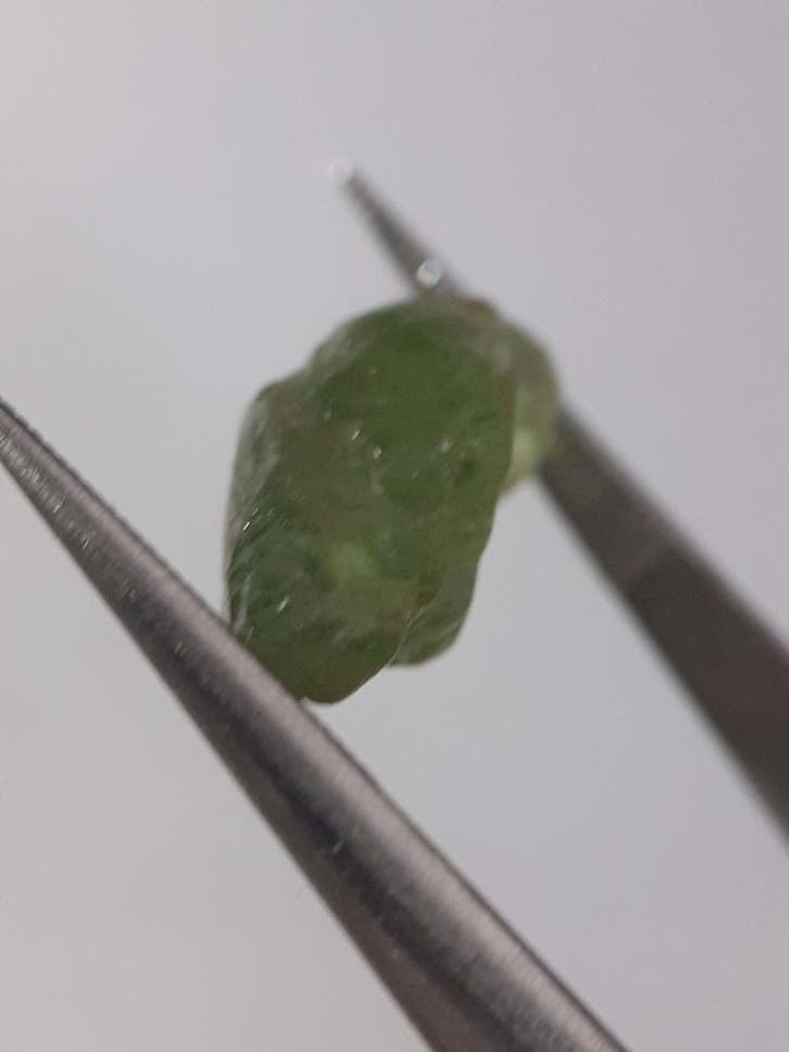 Natural green Apatite - 6.205 ct - Rough Gemstone, Handtassen en Accessoires, Overige Accessoires, Nieuw, Verzenden