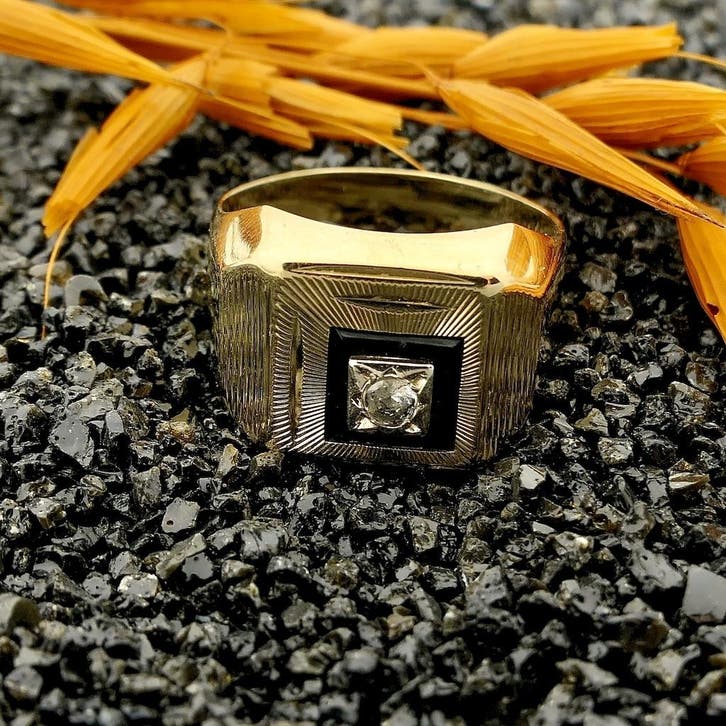 Gouden heren zegelring met onyx en zirconia, Handtassen en Accessoires, Ringen, Heer, Met edelsteen, Goud, 19 tot 20, Gebruikt