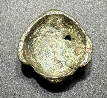 Romain antique Bronze Une rare tête avec un portrait de face, Antiquités & Art