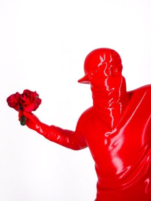 BlackLine Gallery - Beeldje - Flower Thrower - 23cm - Banksy, Antiquités & Art, Art | Objets design