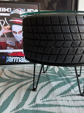 Table basse - Caoutchouc - Table pneumatique exclusive -