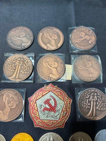 Ukraine - Newborn and Wedding 19 medals collection USSR -