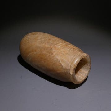 Égypte ancienne Albâtre Vase. 9 cm de hauteur. Ancien