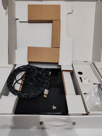 Sony - Playstation 4 (PS4) - PlayStation 4 slim -