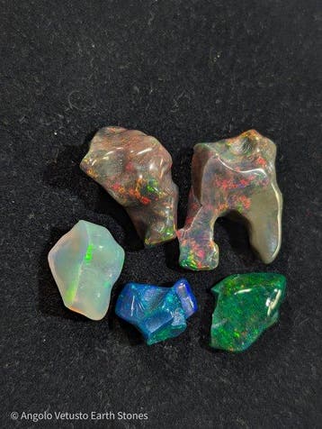 31,90 ct - AAA Natuurlijke Kostbare Gerookte Zwarte Opalen,