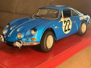 Altaya 1:8 - Modelauto - Renault alpine Berlinetta