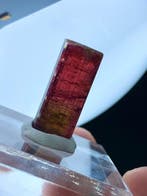 Cristal de tourmaline rouge de excellente qualité Cristaux -