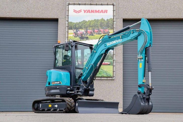 Sunward SWE 35UF, Articles professionnels, Machines & Construction | Grues & Excavatrices