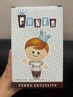 Funko - Funko Pop - Freddy Funko Silver Chrome Vinyl Figure