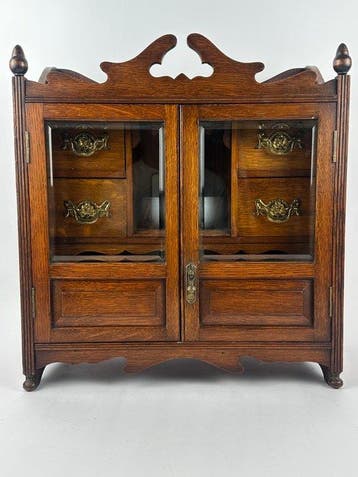 Kabinet - Hout, Messing, Glas - Een antieke rookkast