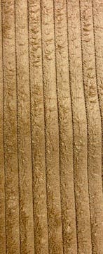 Zachte chenille-stof met verticale ribbels en korte pool. -