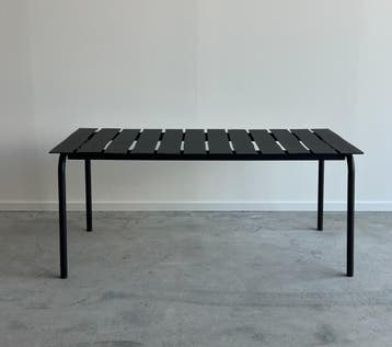 Serax X Maarten Baas Tuintafel L Black Aligned (goede Staat), Tuin en Terras, Tuintafels, Verzenden, Gebruikt