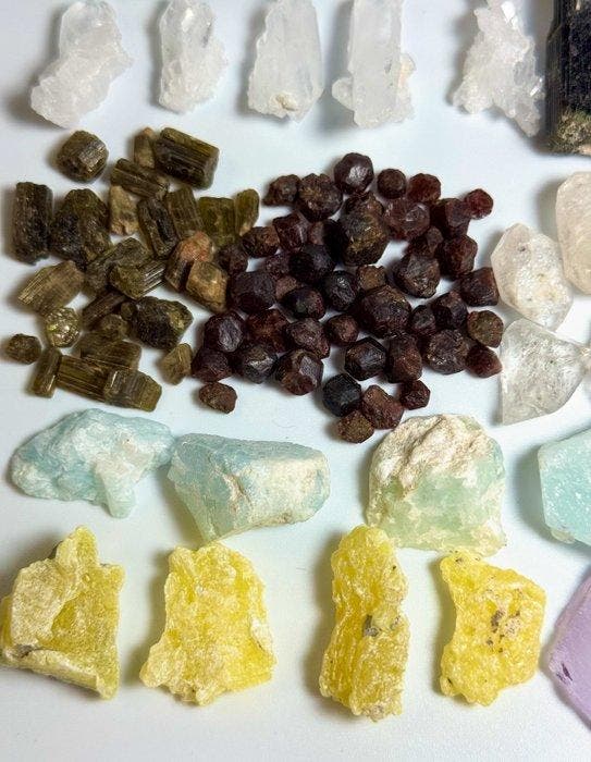 Spannende kwaliteit Mix Edelstenen Kristalen - Hoogte: 15 cm, Verzamelen, Mineralen en Fossielen